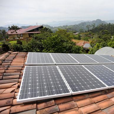 Puede Poner Celdas Fotovoltaicas en su Techo Sin Concesión