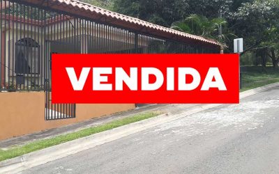 ( VENDIDA) Preciosa casa ubicada en Residencial El Bosque, en La Garita de Alajuela. #1029