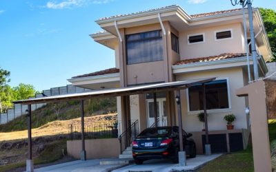 Venta de Casa en La Guácima de Alajuela: de $400.000 a $250.000.  (#1056)