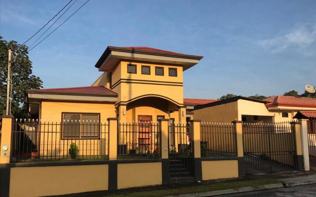 Venta o Alquiler – Preciosa Casa en La Garita en Alajuela #1057